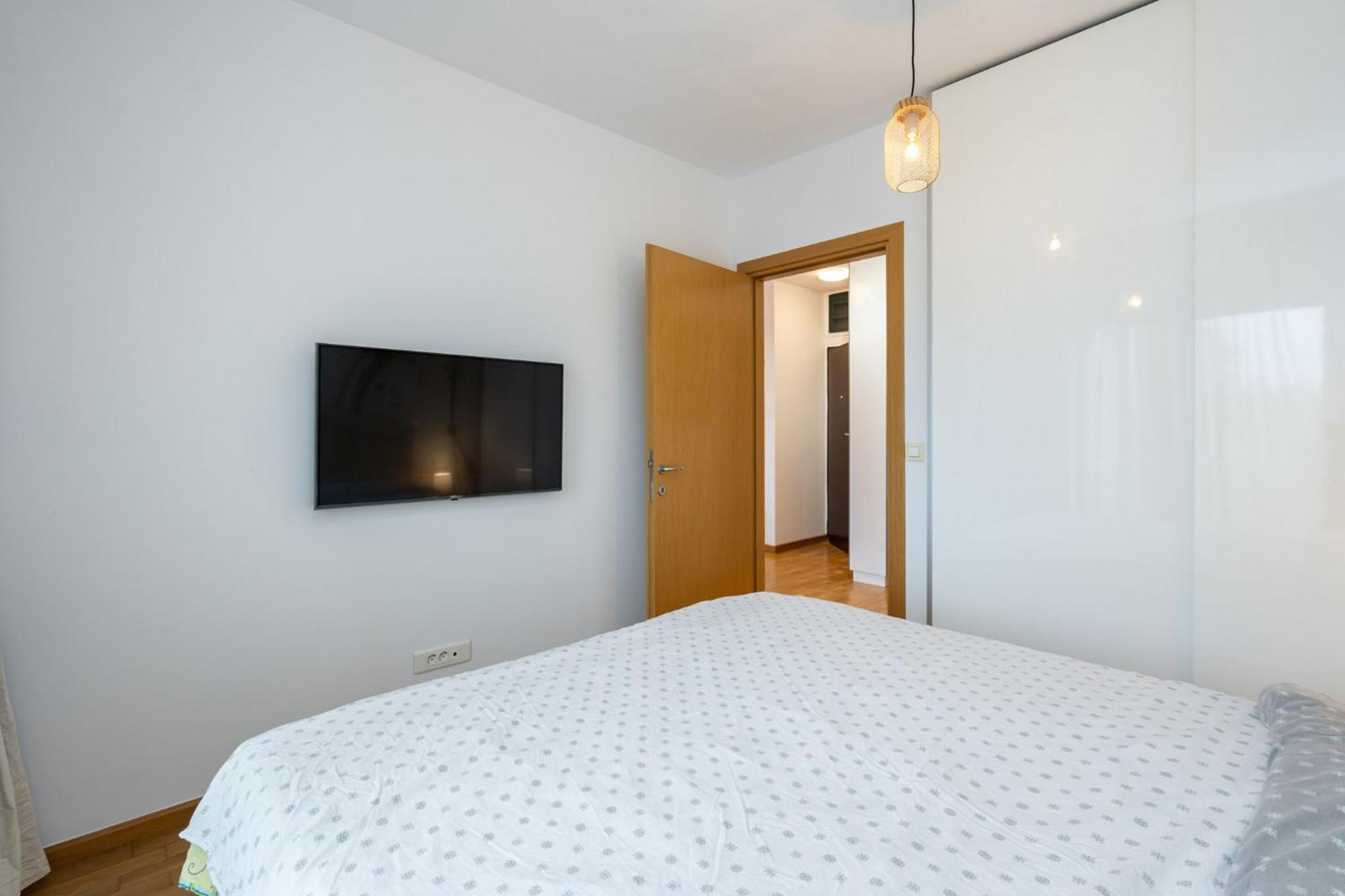 Lazynest - Modern Apartment With Parking & Balcony Букурещ Екстериор снимка